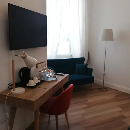 Santa Chiara Tufarelli Glam *