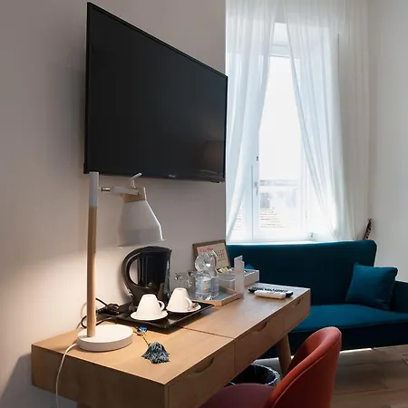 Santa Chiara Tufarelli Glam 住宿加早餐酒店 那不勒斯