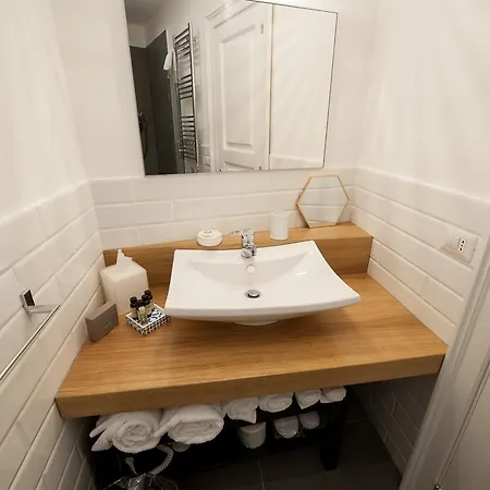 Santa Chiara Tufarelli Glam *