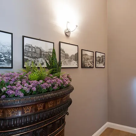 住宿加早餐酒店 Santa Chiara Tufarelli Glam 那不勒斯