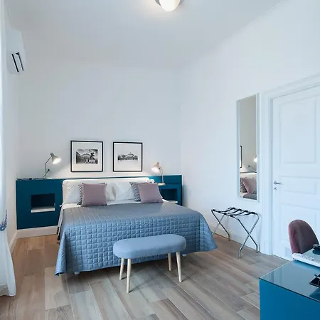 Santa Chiara Tufarelli Glam *