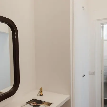 Santa Chiara Tufarelli Glam